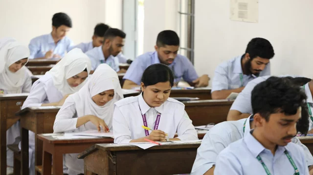 আজ থেকে শুরু এইচএসসি ও সমমানের পরীক্ষা